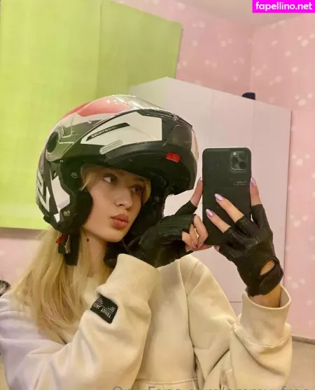 Emmy Almyy OnlyFans Thumbnail #WQTHYuWkJ0