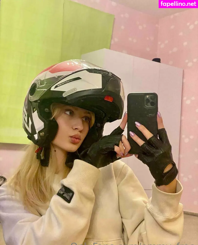 emmy_almyy, emmyy_louise Nude Leaked OnlyFans Photo #WQTHYuWkJ0