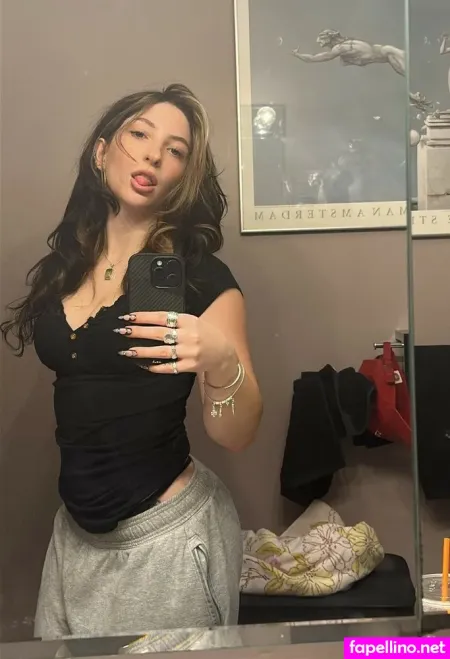 Emmy Beretta OnlyFans Thumbnail #DNq1JpaO7D