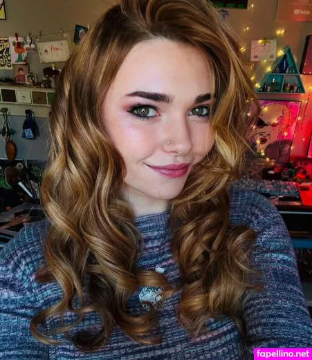 Emmy Beth OnlyFans Thumbnail #dTehr1ygAx