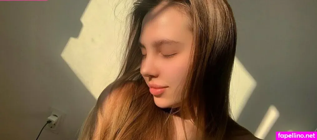 Emmy Evans Free OnlyFans Thumbnail #FFiRR8hEuv