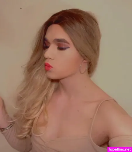 Emmy Harper OnlyFans Thumbnail #UND4bHsjSg