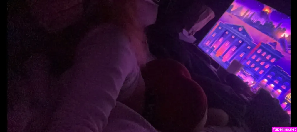 Emmy Moore OnlyFans Thumbnail #YAuRlDNOaN