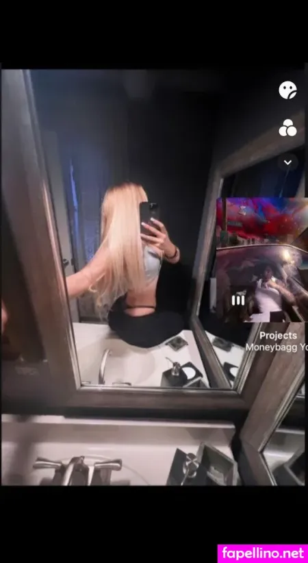 Emmy Moore OnlyFans Thumbnail #d36HT9ooLF