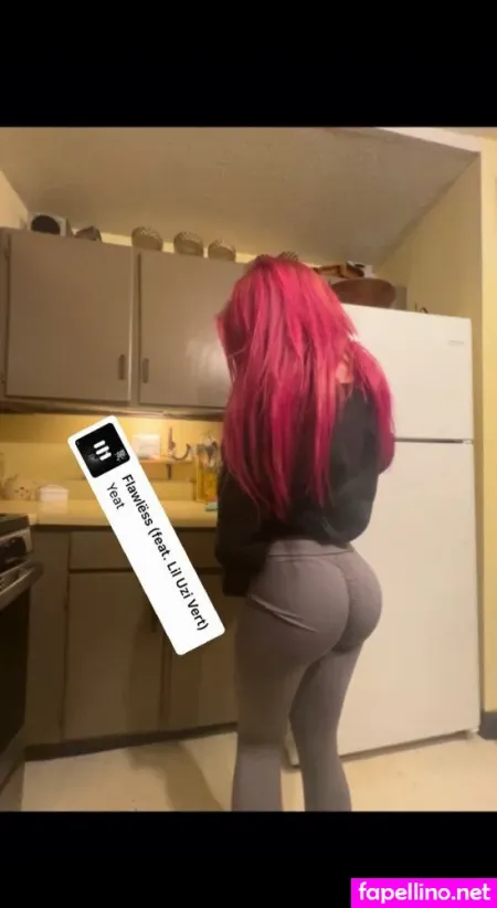 Emmy Moore OnlyFans Thumbnail #iMvwD4M07M
