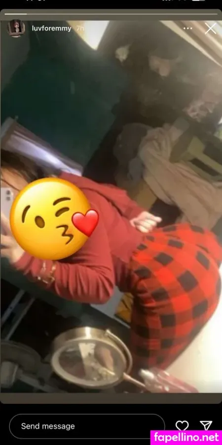 Emmy Moore OnlyFans Thumbnail #yTeQxkwW3a