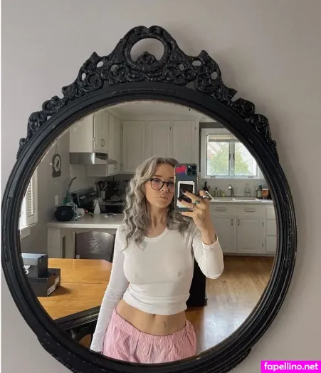 Emmy Veradt OnlyFans Thumbnail #kQpGH8y2w8