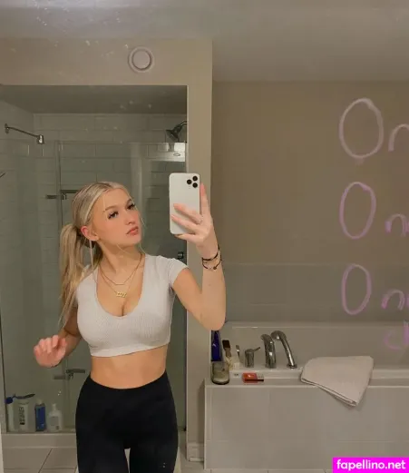 Emmy Welyki OnlyFans Thumbnail #0IZHzjAKHN