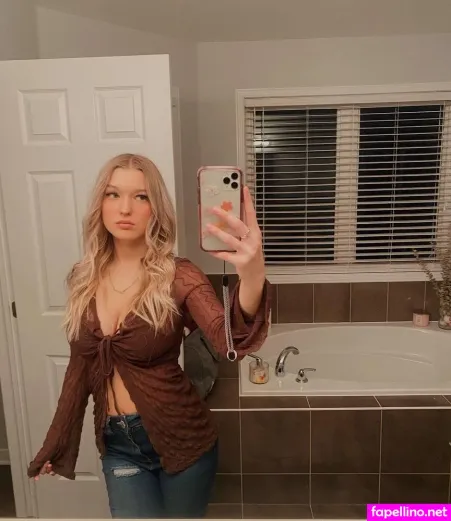 Emmy Welyki OnlyFans Thumbnail #IxJFgtn67O