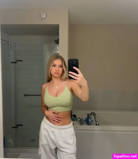 Emmy Welyki OnlyFans Thumbnail #Yc2tqGvOqg