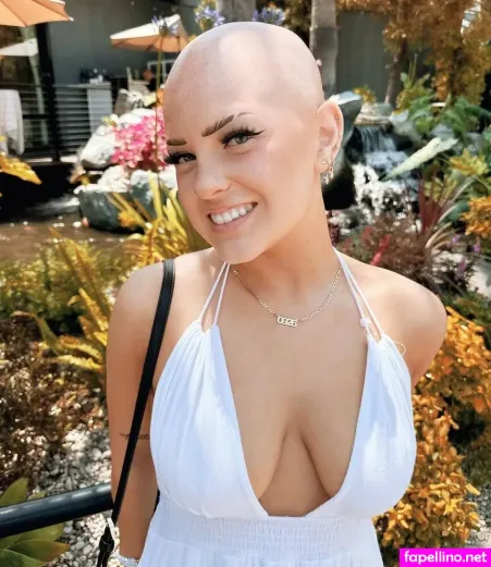 Emmycombss OnlyFans Thumbnail #3fJXM27C0t