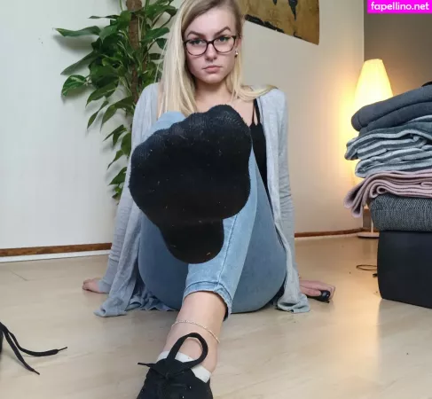 Emmyfeetandsocks OnlyFans Thumbnail #O8AAqISSsb