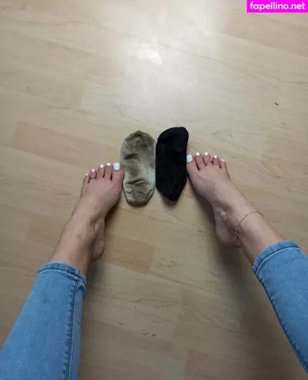 Emmyfeetandsocks OnlyFans Thumbnail #uSh4isBxk7