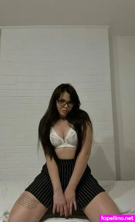 Emmyhere OnlyFans Thumbnail #9uCjdu2fwB