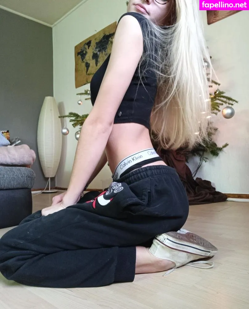 emmyfeetandsocks, emmysfeetandso1, theluckyguy_efs Nude Leaked OnlyFans Photo #Y9EhTKPH4x