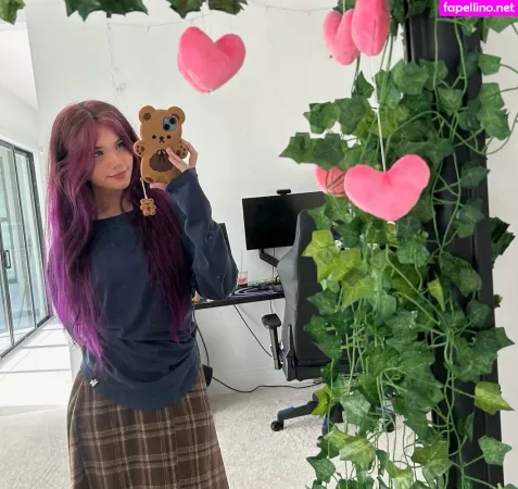 Emmyuh 1 OnlyFans Thumbnail #5H5sL2Xz1G