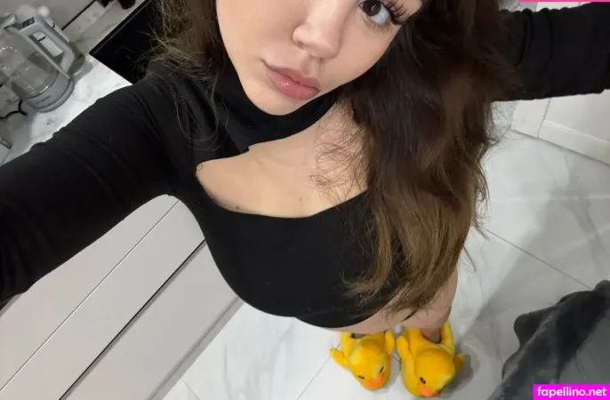 Emmyxi OnlyFans Thumbnail #7X6W3Bdzdf