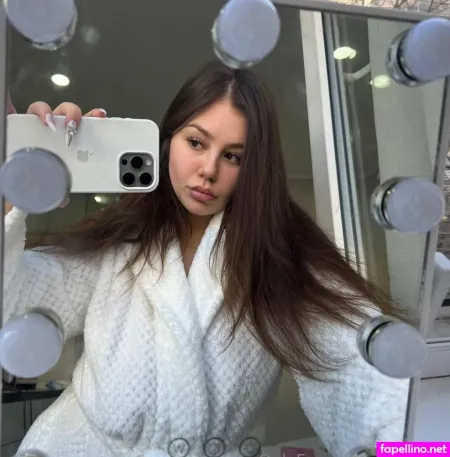 Emmyxi OnlyFans Thumbnail #CpnrX4gIan