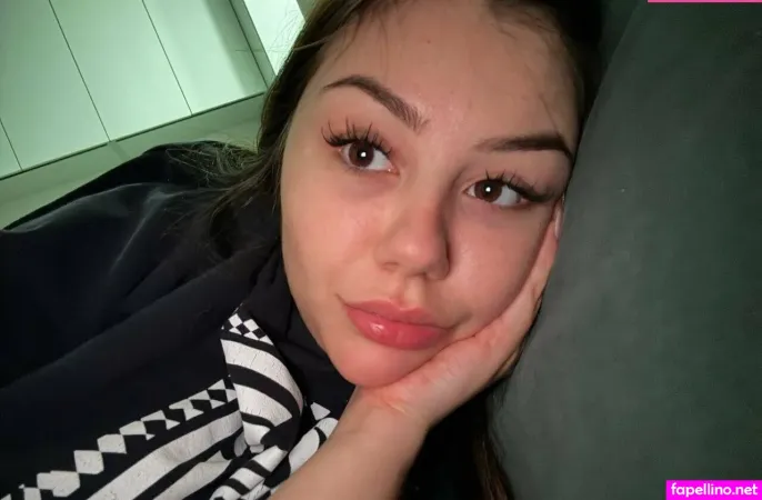 Emmyxi OnlyFans Thumbnail #jryMEU0n31