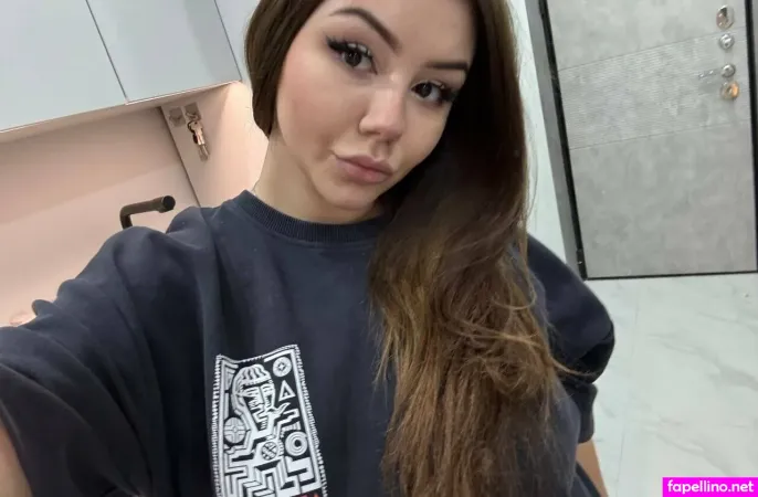 Emmyxi OnlyFans Thumbnail #yvZ7uGPNx0