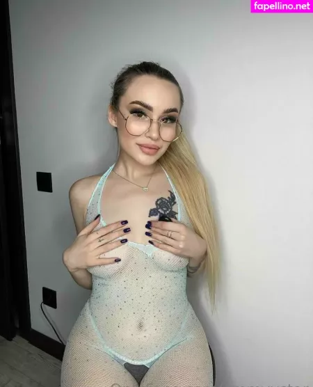 Emmyystar OnlyFans Thumbnail #DY3AElvR4p