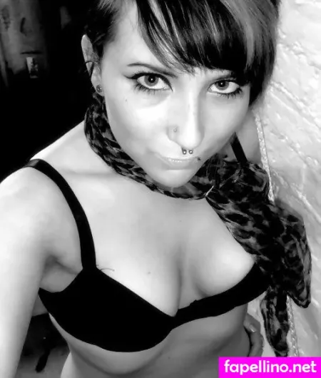 Emo Amy OnlyFans Thumbnail #5rm2vWC90u