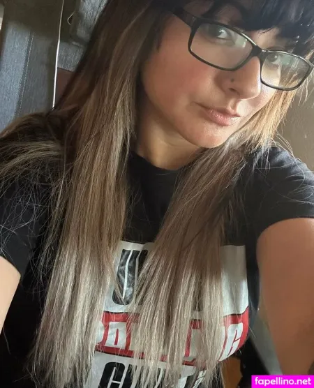 Emogirl219 OnlyFans Thumbnail #UP9wAVbm1v