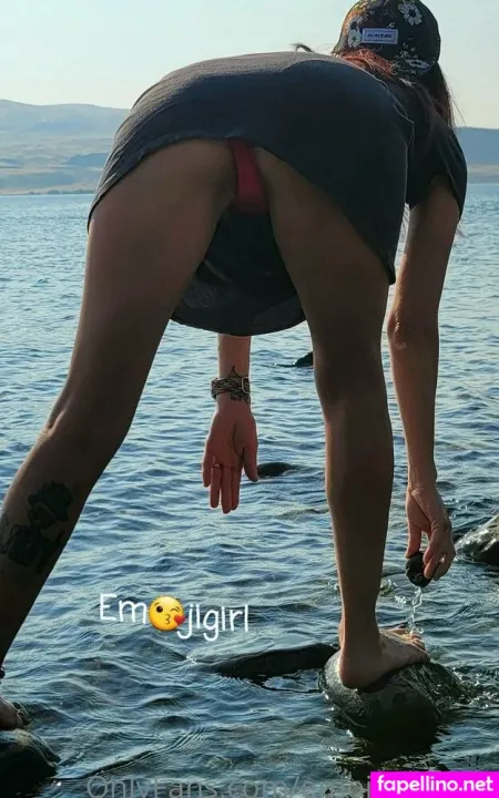 Emojigirl1984 OnlyFans Thumbnail #fq1uRjEdk9