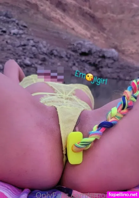 Emojigirl1984 OnlyFans Thumbnail #yZGrRaq6xp