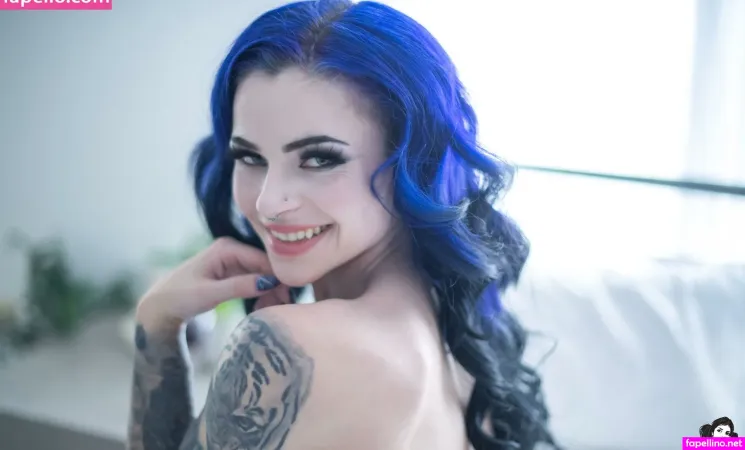 Emonyx OnlyFans Thumbnail #KfVOoE0gFz