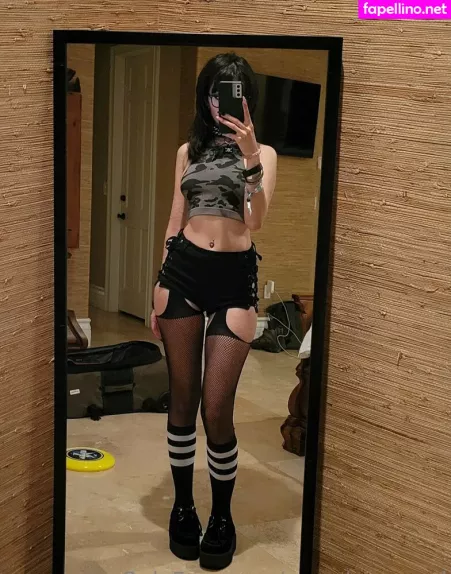 Emostonergorl OnlyFans Thumbnail #2I2HUkqY4X