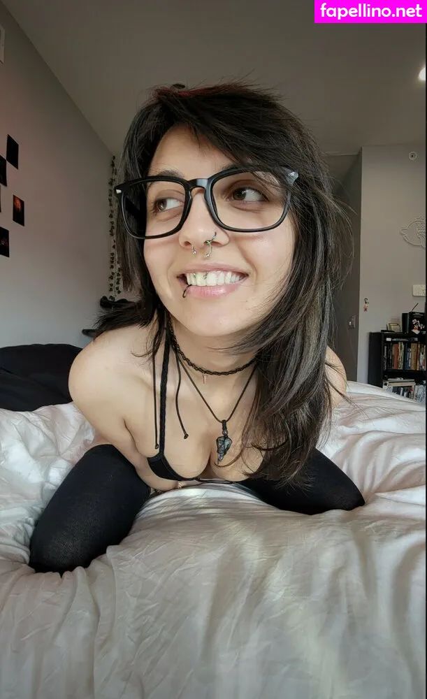 Obvious_Confusion699, emogrl98, emostonergorl, smolstarcaster Nude Leaked OnlyFans Photo #2Lw7WHO8Zw