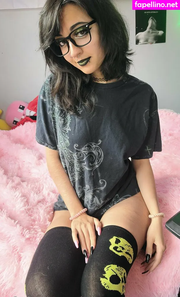 Obvious_Confusion699, emogrl98, emostonergorl, smolstarcaster Nude Leaked OnlyFans Photo #AWMZrt6g83