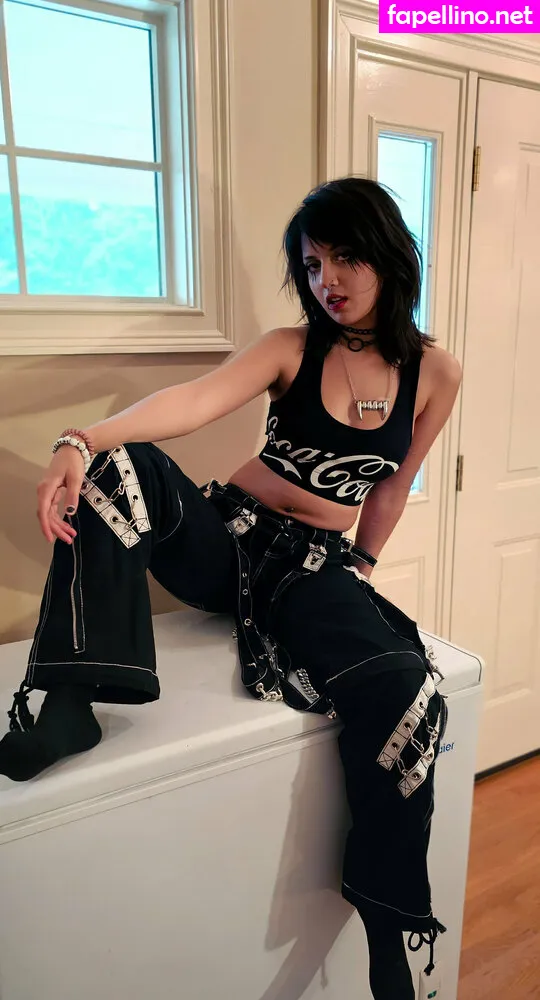 Obvious_Confusion699, emogrl98, emostonergorl, smolstarcaster Nude Leaked OnlyFans Photo #BEBajb0ObL