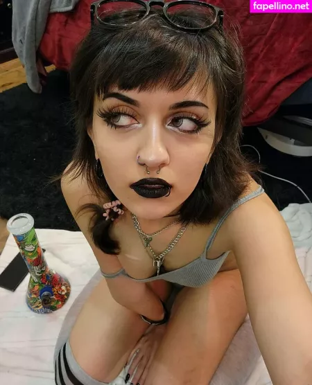 Emostonergorl OnlyFans Thumbnail #F0gb4a0dcj