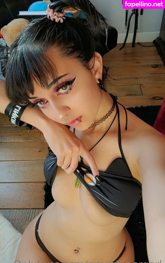 Obvious_Confusion699, emogrl98, emostonergorl, smolstarcaster Nude Leaked OnlyFans Photo #Fk5di07uFh