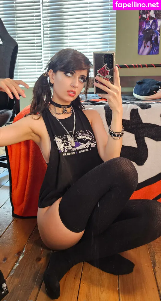 Obvious_Confusion699, emogrl98, emostonergorl, smolstarcaster Nude Leaked OnlyFans Photo #HXlOpMzuK4