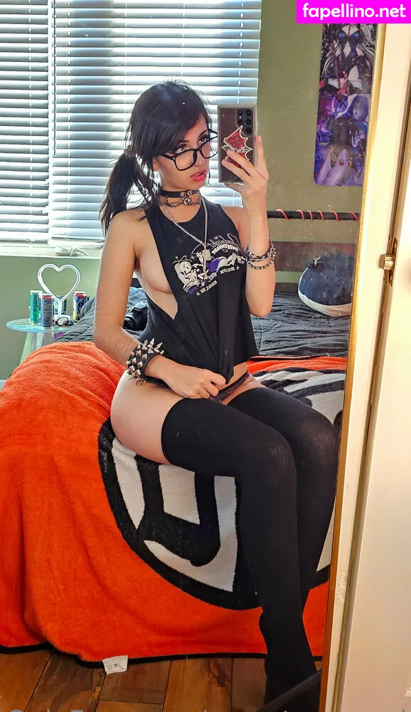 Obvious_Confusion699, emogrl98, emostonergorl, smolstarcaster Nude Leaked OnlyFans Photo #fmkZ9ZWw4j