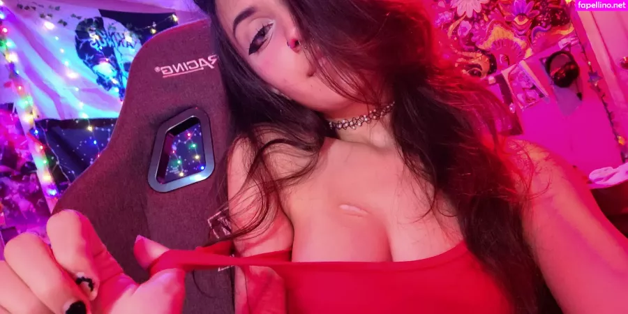 Emostonergorl OnlyFans Thumbnail #gcSHHwAIp4