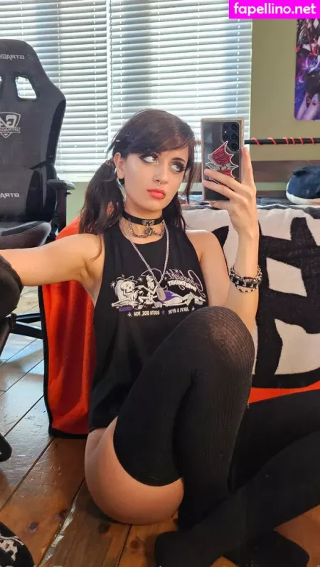 Emostonergorl OnlyFans Thumbnail #jO13yBYQ7v