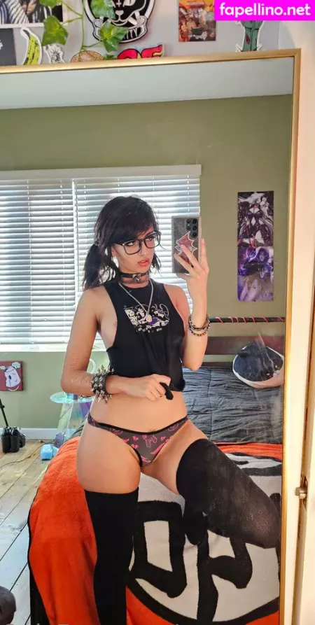 Emostonergorl OnlyFans Thumbnail #yiJEoakQQe
