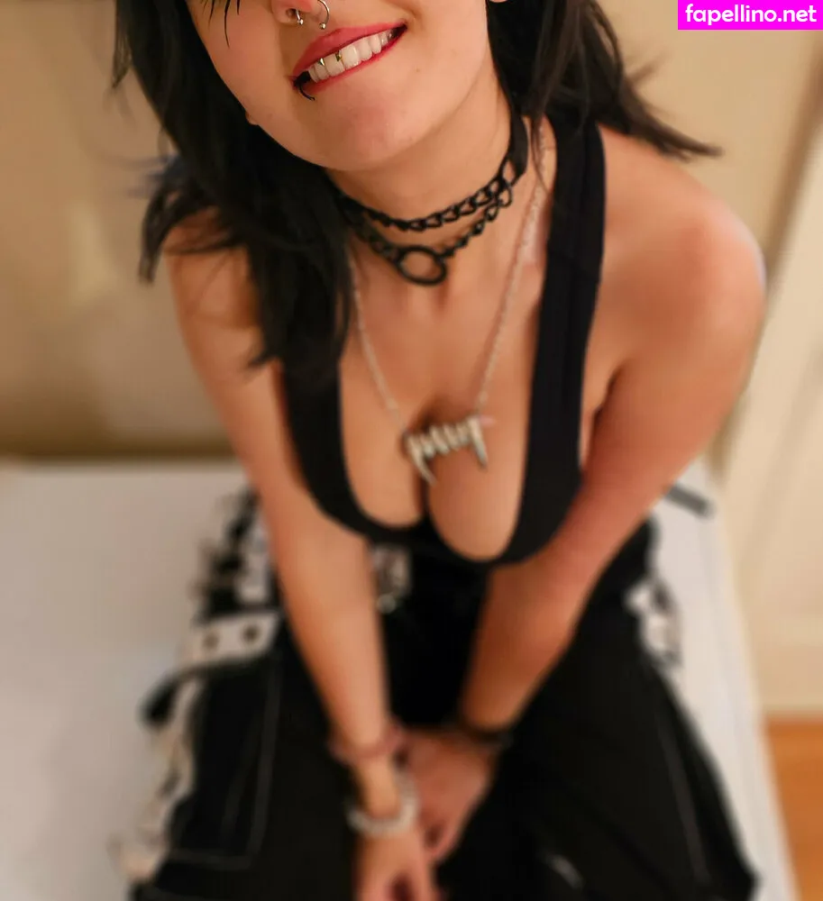 Obvious_Confusion699, emogrl98, emostonergorl, smolstarcaster Nude Leaked OnlyFans Photo #zFO1T0VV87