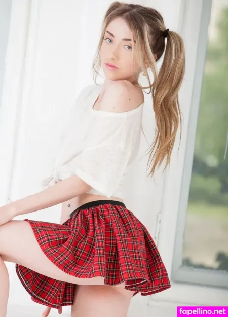 Empera OnlyFans Thumbnail #8y1NQrUept