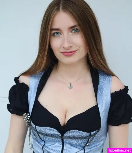 Empresslaurasophie OnlyFans Thumbnail #JFjiQhbaPe