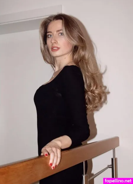 Empresslaurasophie OnlyFans Thumbnail #JMKSGCmwLm