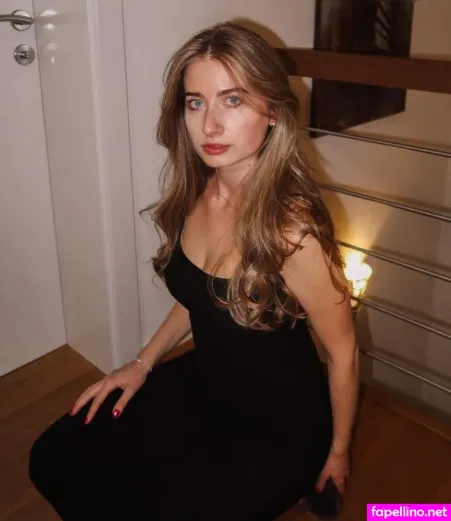 Empresslaurasophie OnlyFans Thumbnail #nTYr7F54R8