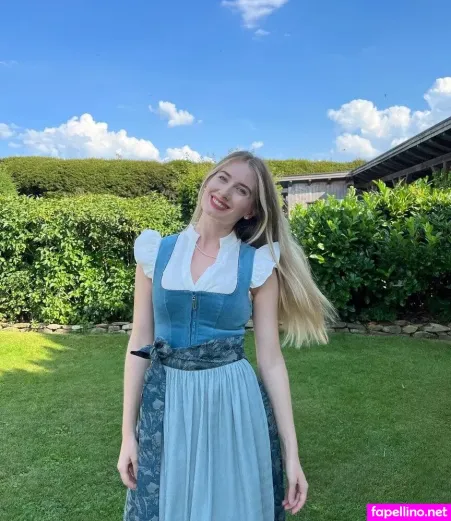 Empresslaurasophie OnlyFans Thumbnail #tSdJhGTjV1