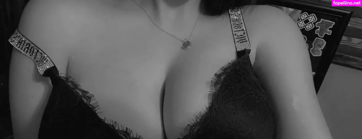 Emswrldxo OnlyFans Thumbnail #BUOuXDct6a