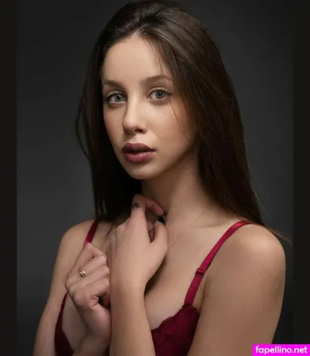 Emuna Zuzut OnlyFans Thumbnail #cmAwUz4v04