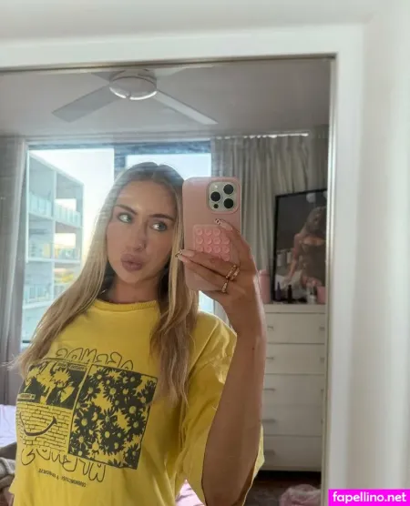 Emwebbilyfree OnlyFans Thumbnail #nIIHKvD7vP